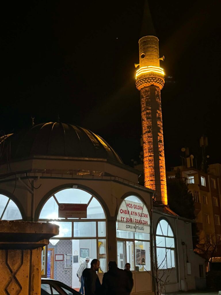 SULTAN GELDİ AMA CAMİ HAZIR DEĞİL: HACI RIZA İŞBİLEN CAMİİ İMDAT DİYOR!